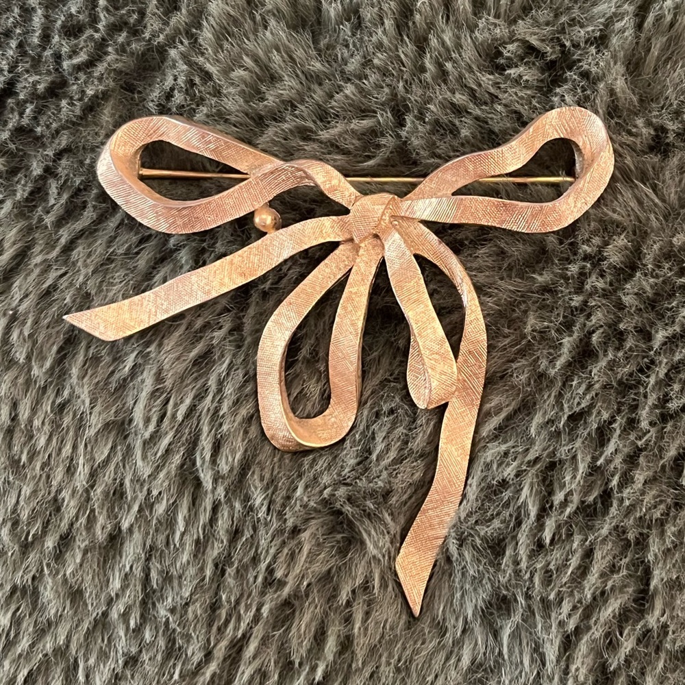 Trifari Gold Tone Bow Brooch